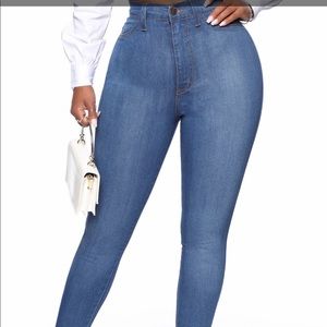 *SOLD*Fashion Nova Skinny Jeans 👖